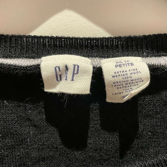 Bundle of 3 GAP 100% Merino Wool Sweaters XS petite - Picture 7 of 7